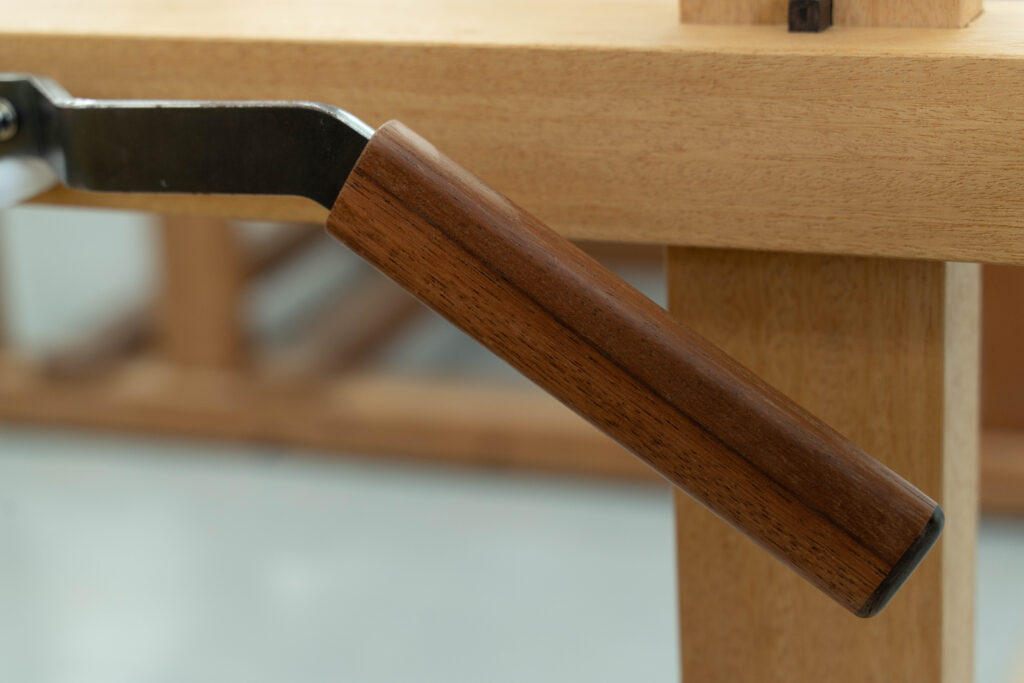 改良型織り機の木製プーリーと接合部のディテール